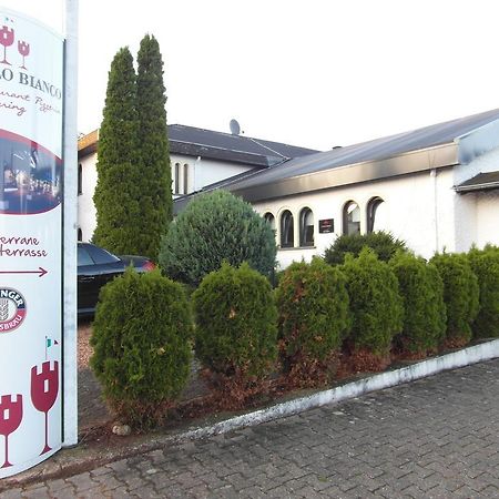 Castello Bianco Otel Wadern Dış mekan fotoğraf